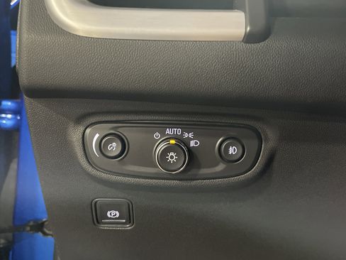 Used 2024 GMC Terrain SLT image 18