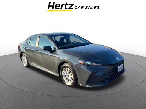 Used 2025 Toyota Camry LE image 1
