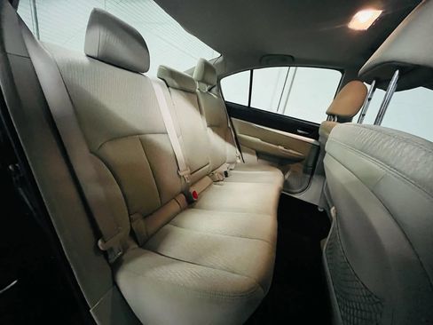 Used 2010 Subaru Legacy 2.5i Premium AWD/4WD image 10