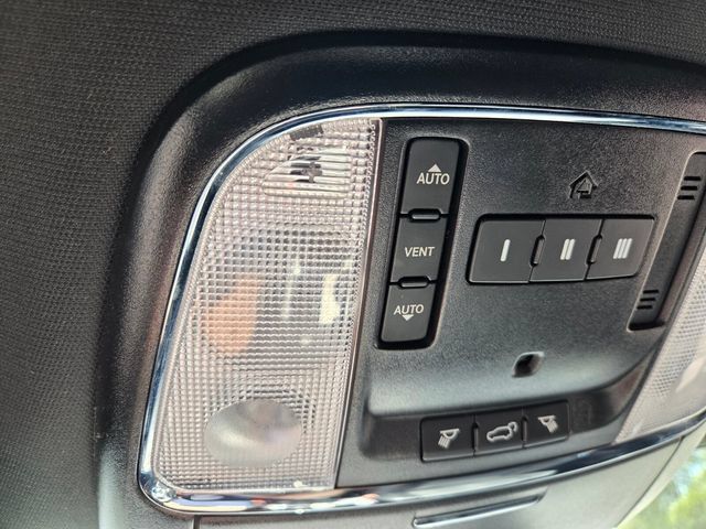 Used 2019 Jeep Grand Cherokee Limited AWD/4WD image 36