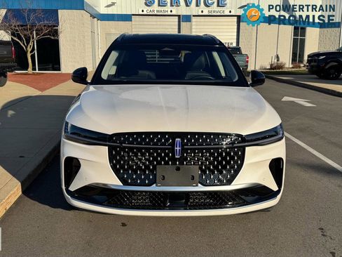 Used 2024 Lincoln Nautilus Reserve w/ Equipment Group 202A image 2