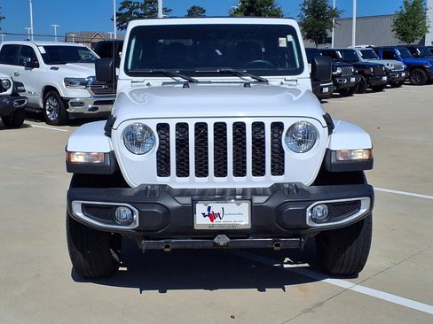 Used 2021 Jeep Gladiator Sport AWD/4WD image 4