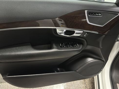 Used 2019 Volvo XC90 T6 Momentum w/ Advanced Package image 17