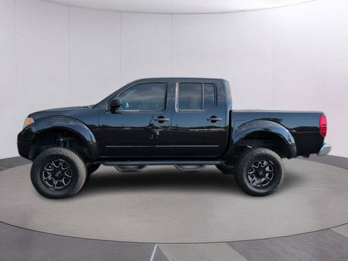 Used 2017 Nissan Frontier SV AWD/4WD image 2