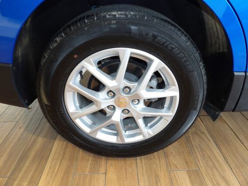 Used 2024 Chevrolet Equinox LT w/ LPO, Floor Liner Package image 5