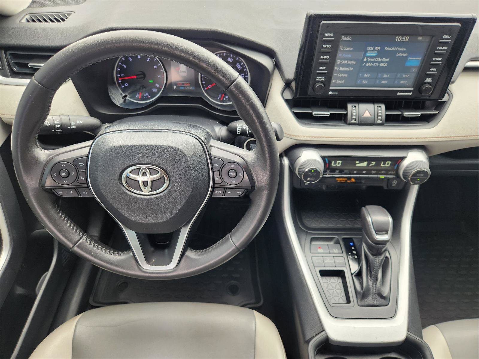 Used 2020 Toyota RAV4 XLE Premium FWD image 27