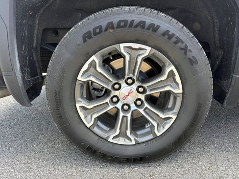 Used 2025 GMC Sierra 1500 SLT AWD/4WD image 8