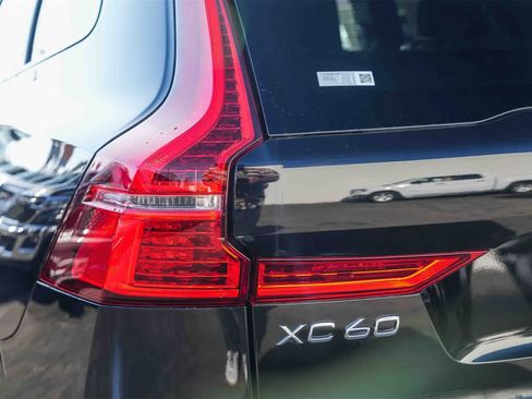 Used 2022 Volvo XC60 T8 R-Design w/ Advanced Package image 7