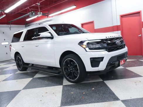 Used 2022 Ford Expedition Max Limited image 2