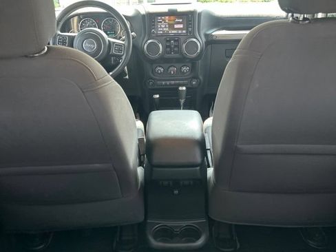 Used 2017 Jeep Wrangler Unlimited Sport AWD/4WD image 8
