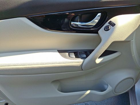 Certified 2022 Nissan Rogue Sport SL image 13