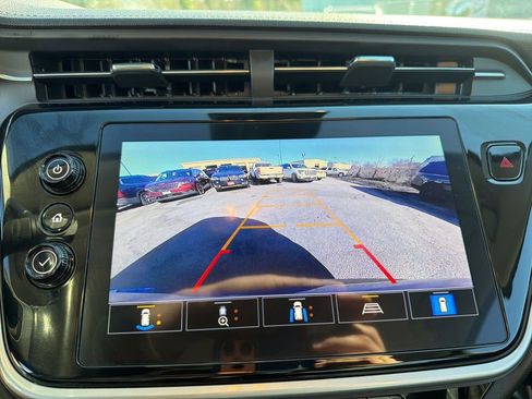 Used 2022 Chevrolet Bolt EUV Premier w/ Sun & Sound Package image 21