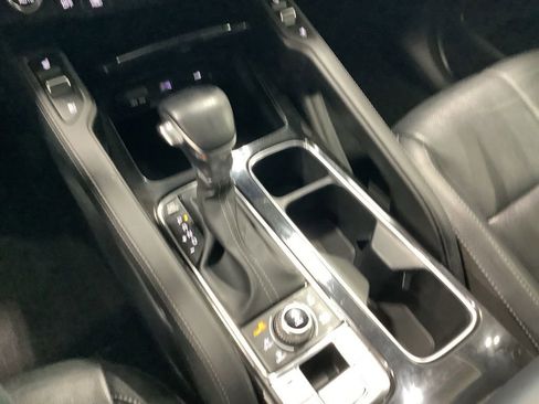 Used 2024 Kia Telluride EX w/ EX Captain's Chair Package image 19