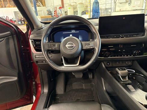 Certified 2024 Nissan Rogue SL w/ SL Premium Package image 15