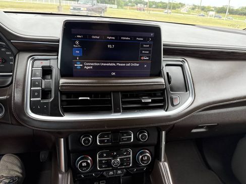 Used 2021 Chevrolet Suburban Z71 w/ Z71 Off-Road Package AWD/4WD image 20