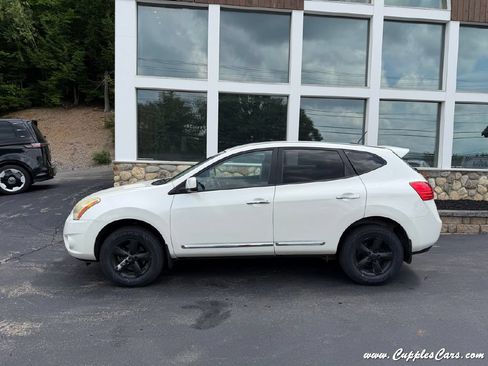 Used 2013 Nissan Rogue S w/ Special Edition Pkg AWD/4WD image 9