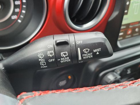 Used 2022 Jeep Wrangler Rubicon w/ LED Lighting Group AWD/4WD image 30