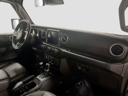 Used 2019 Jeep Wrangler Unlimited Sahara image 35