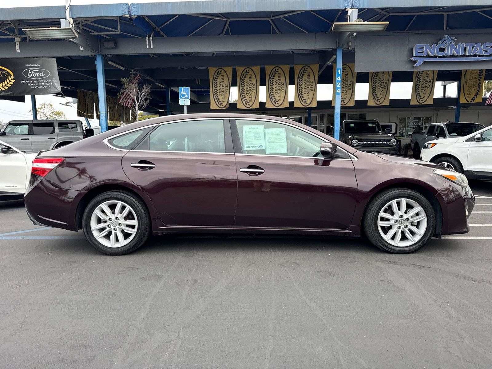 Used 2015 Toyota Avalon XLE Premium w/ Preferred Accessory Package FWD image 7