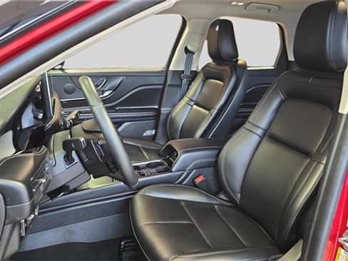 Used 2023 Lincoln Corsair Standard image 11