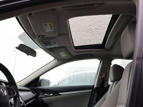 Used 2018 Honda Civic EX image 10