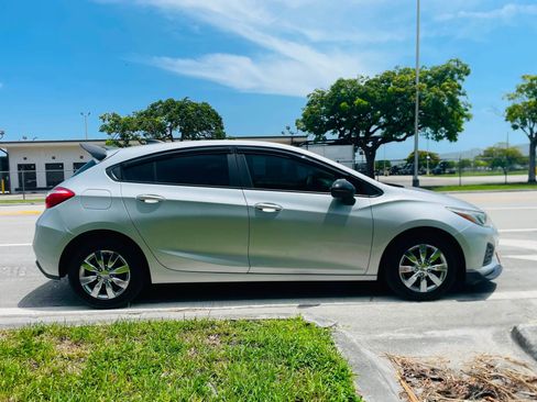 Used 2019 Chevrolet Cruze LS FWD image 6