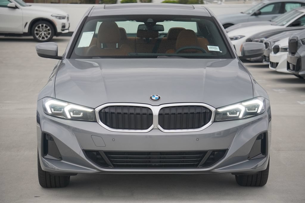 Used 2026 BMW 330i xDrive Sedan w/ Convenience Package AWD/4WD image 2