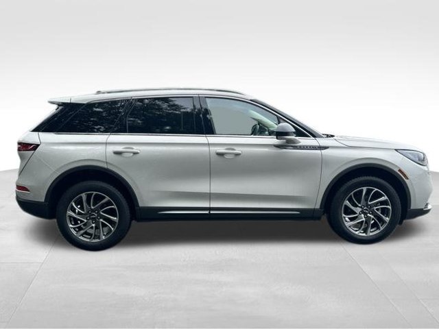 Used 2022 Lincoln Corsair AWD w/ Equipment Group 101A image 7