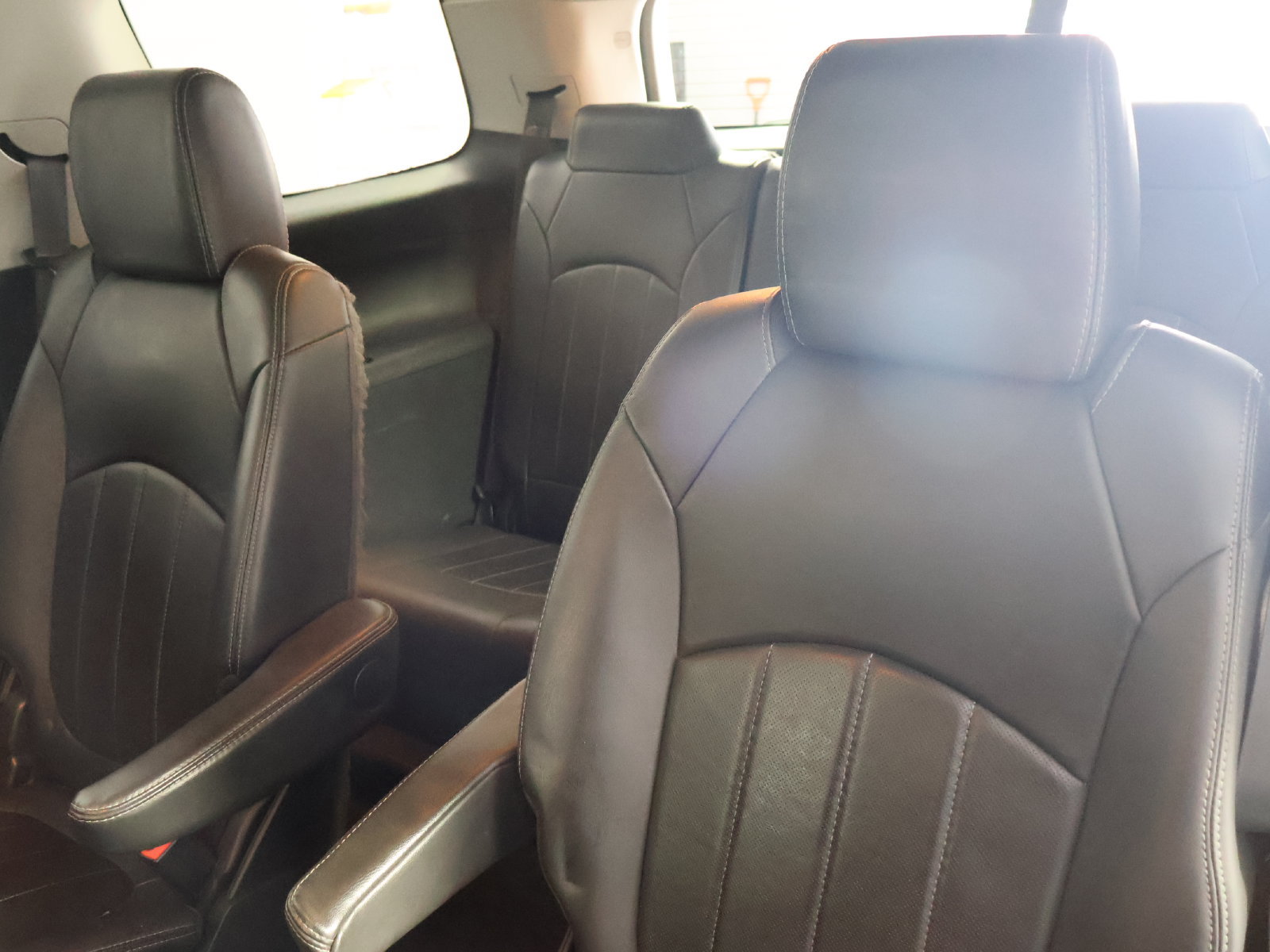 Used 2016 GMC Acadia SLT w/ Open Road Package AWD/4WD image 46