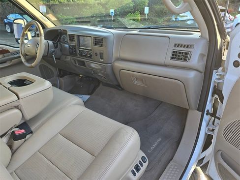 Used 2002 Ford F350 Lariat image 12