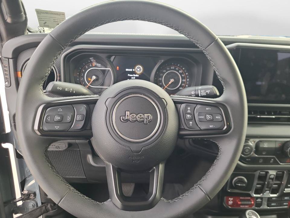 Used 2026 Jeep Gladiator Mojave AWD/4WD image 13
