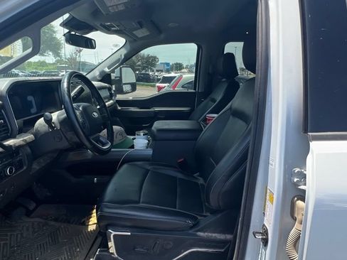 Used 2023 Ford F350 Lariat w/ Lariat Ultimate Package AWD/4WD image 5