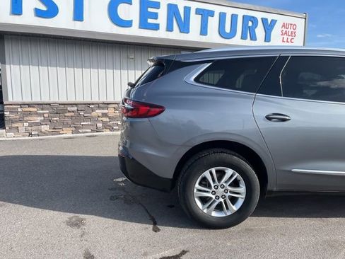 Used 2021 Buick Enclave Essence image 13