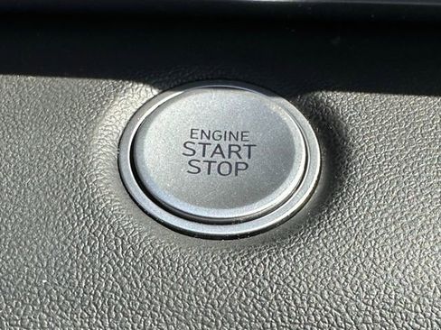 Used 2025 Hyundai Elantra Blue image 35