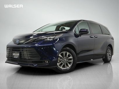 Used 2025 Toyota Sienna XLE