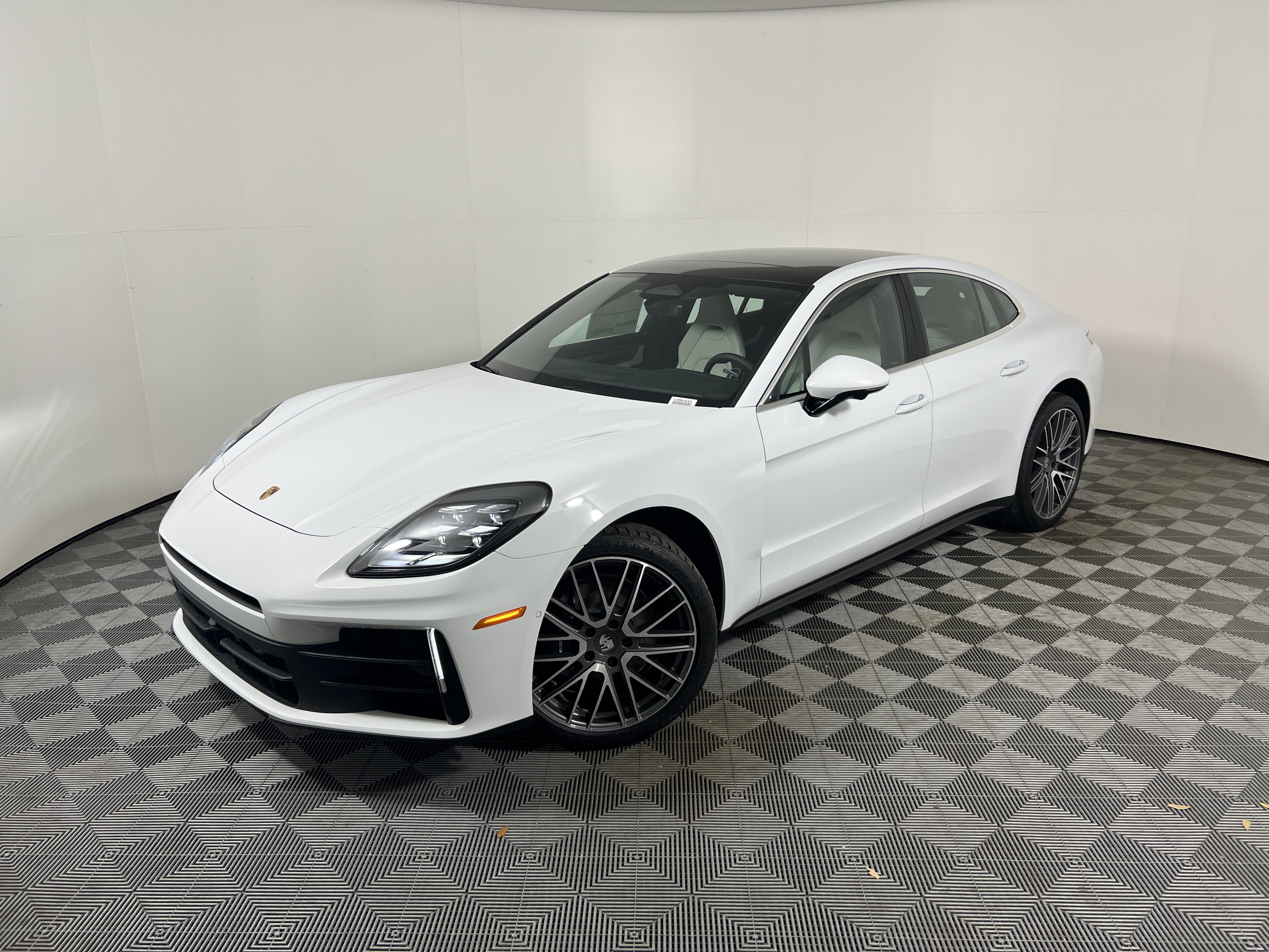 New 2026 Porsche Panamera RWD image 1