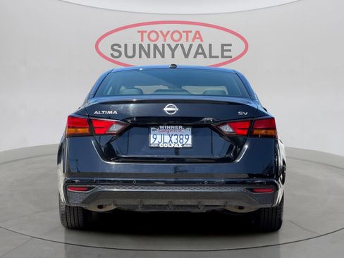 Used 2024 Nissan Altima 2.5 SV FWD image 8