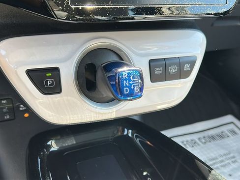 Used 2017 Toyota Prius Prime Advanced FWD image 20