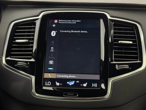 Used 2022 Volvo XC90 T8 R-Design w/ Advanced Package image 30