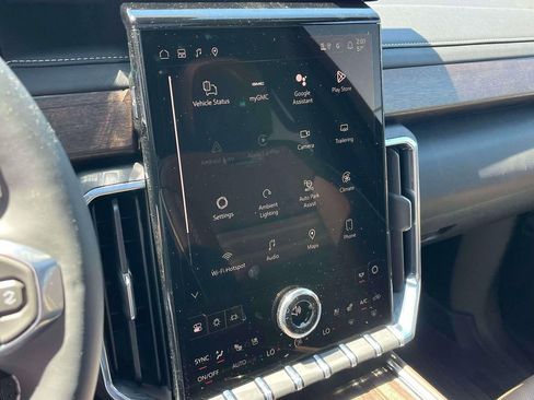 New 2026 GMC Acadia Denali Ultimate w/ LPO, Floor Liner Package image 29