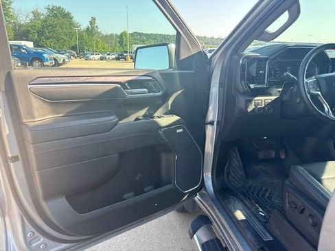 Used 2024 Chevrolet Silverado 1500 LTZ AWD/4WD image 9