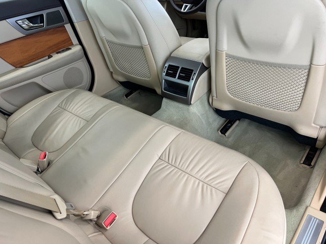 Used 2010 Jaguar XF Luxury RWD image 29