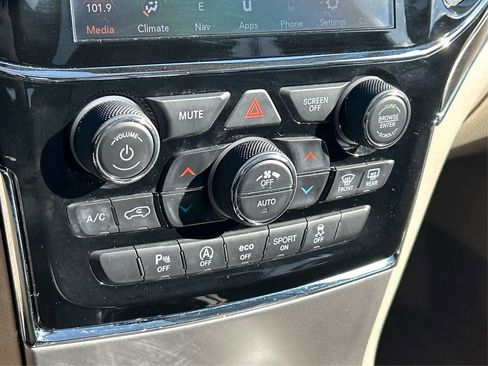 Certified 2020 Jeep Grand Cherokee Overland image 30