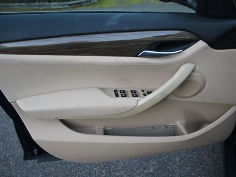 Used 2014 BMW X1 sDrive28i image 15