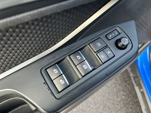 Used 2018 Toyota C-HR XLE image 23