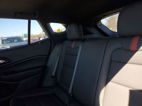 Used 2024 Chevrolet Trax RS w/ Sunroof Package image 25