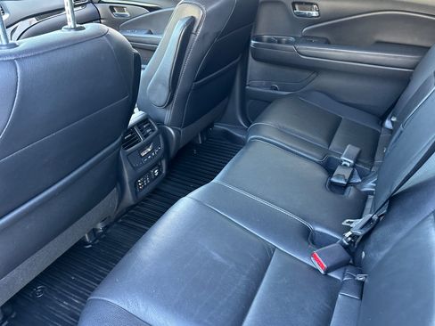 Used 2018 Honda Pilot Touring image 27