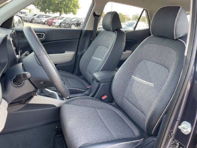 Used 2023 Hyundai Venue Limited w/ Cargo Package FWD image 23