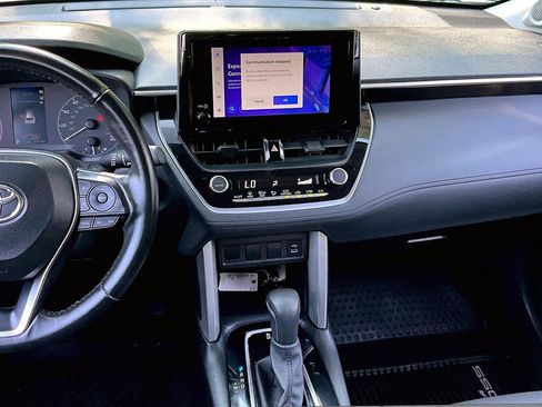Certified 2023 Toyota Corolla Cross LE w/ Moonroof Package AWD/4WD image 9