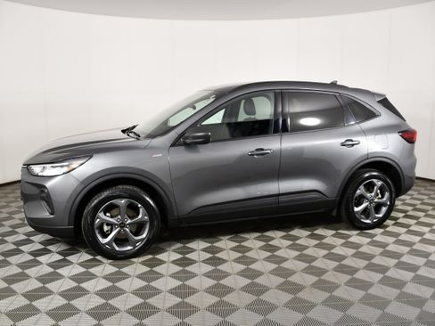 Used 2025 Ford Escape ST-Line AWD/4WD image 9